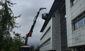 Levage d'un groupe froid en toiture 1500 kg