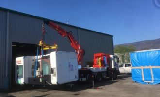 Déchargement, manutention et scellement d'un centre d'usinage de 18 tonnes à Aix les Bains