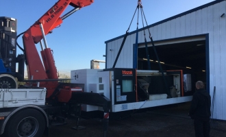 Déchargement et mise en place d'un tour Mazak de 14t à Valence