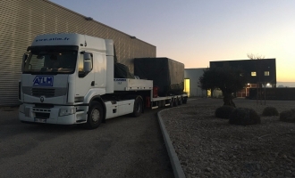 Transport et bachage d'un centre d'usinage de 20 tonnes